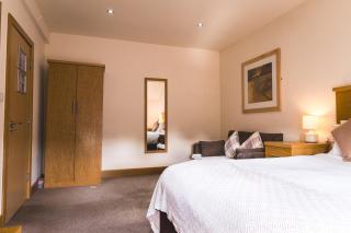 The Horse & Farrier - 8