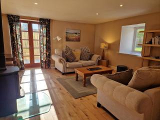 Highland River Cottage with Hot Tub - 9