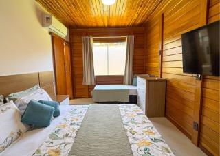 casadecastelhanos, Quadra do MAR de CASTELHANOS, 4 suítes com AR, Churrasqueira, Piscina, Hidromassagem, Cozinha INTEGRADA GOURMET Ideal para FAMÍLIA E AMIGOS - 6