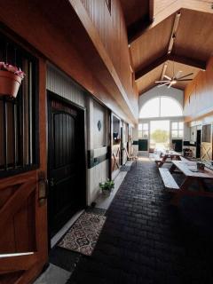 Charming Loft B&B with Private Bath & Country Breakfast near Old Hickory Lake – Gallatin, Tennessee - 9