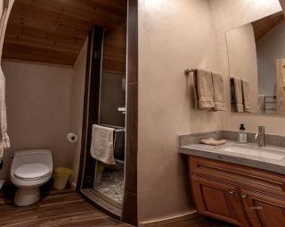 Peaceful Cabin Surrounded by Nature for a Memorable Getaway in Duck Creek Village, Utah - 8