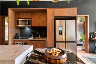 Tropical apt - 2br swimout - 2 king beds - gym - pools - 5