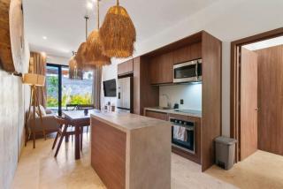 2BR Swimout KingBeds Rooftop Gym Pool - 5