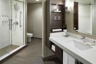 Delta Hotels by Marriott Montreal - 9