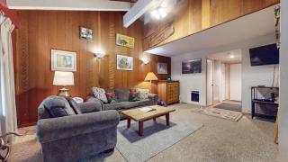 Horizons 4 120 Great Complex Amenities, On The Shuttle Route, Walk To Shops and Restaurants condo - 2