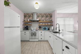 Relaxing beach getaway just steps to the shore - Coquina Gables - 5