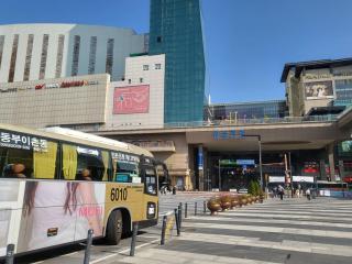 소담스테이 신규숙소할인 이벤트 중 4개노선 왕십리역 도보1분 153m거리 초역세권으로 계단 7개올라가는 해잘드는 1층 대로변에서 20초거리비트플렉스 이마트 스타벅스 공항버스 도보4분이내 -소담스테이- - 1