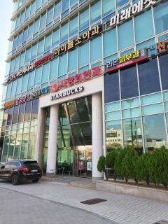 소담스테이 신규숙소할인 이벤트 중 4개노선 왕십리역 도보1분 153m거리 초역세권으로 계단 7개올라가는 해잘드는 1층 대로변에서 20초거리비트플렉스 이마트 스타벅스 공항버스 도보4분이내 -소담스테이- - 2