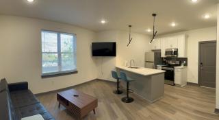 Capital City Apt - 101 - Tourist Homes of Richmond - 2