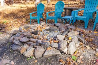 Cozy w Fire Pit Grill Deck Screened Porch WiFi - 2