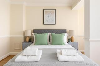 2 Bed Apartment in Hammersmith - 8