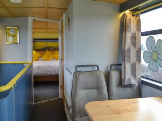 Daisy Decker - Uk48371 - 4