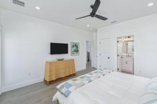 Steps to Beach - Sleeps 24 - Pool & Golf Cart - 1