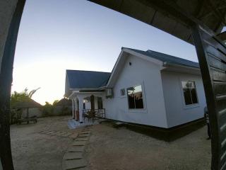 Malaika White House Apartment & Spa - 3