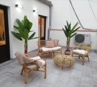 AH - Urban Palacio Real Apartments - 8