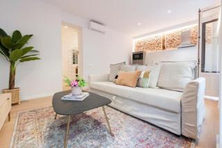 AH - Urban Palacio Real Apartments - 3