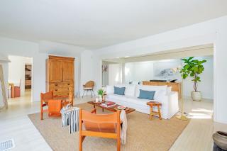 Cowhill Cottage by Rove Home with Pool & Lounge - 4