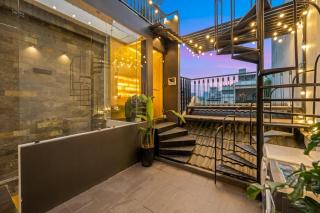 New Villa4BRJacuzzi HotTubSauna - 1