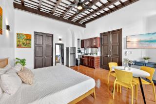 Just Remodeled Studio in Colonial OSJ UNIQUE Location LOCAL experience - 5