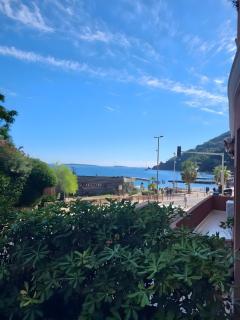 Les pieds dans l eau - 0