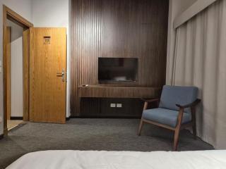 Spacious Hotel Room with Balcony New Cairo - 4