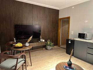 Deluxe One-Bedroom Apartment with Balcony - 8