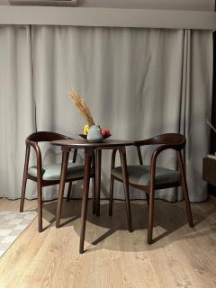 Modern One-Bedroom Apartment with Balcony - 4