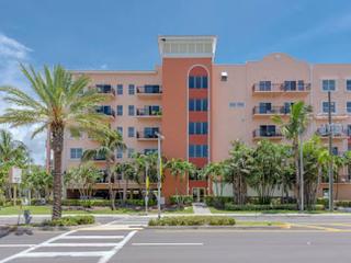 Gulf Views - Walk to John's Pass Madeira Bay Condo - 0