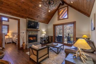 Blue Creek Cabin at Eagles Nest - 3