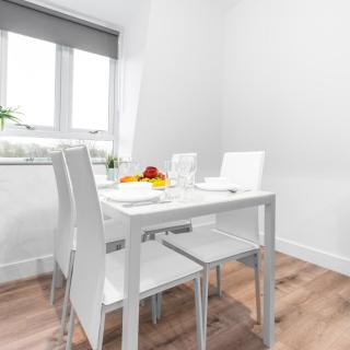 Two Bed Apartment - Balcony & Parking - Smethwick 8MC - 6