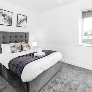 Two Bed Apartment - Balcony & Parking - Smethwick 8MC - 3