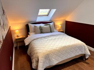 The Kent Cottage - luxury house with hot tub - 2