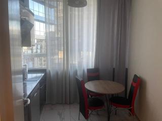 Cozy Georgian-style 1BR in Axis Towers - 1