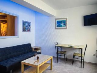 Blue Domes Escape - Stylish Santorini Stay - Mesaria - 2