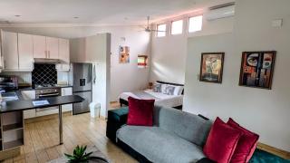Luxury Studio in Fourways - 7