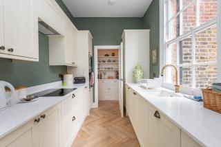 Elegant 2BDR Flat with Garden Access Putney - 2