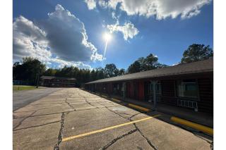 Capital O American Inn Motel Camden AL - 6