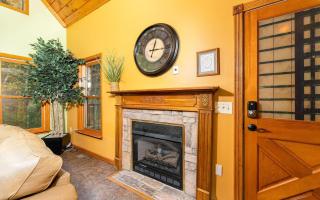 North Ridge Place - Fireplace, hot tub, and games! - 2