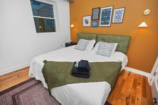 Modern 4BR Pilsen Retreat Near Illinois Medical District & Chicago Downtown - 7