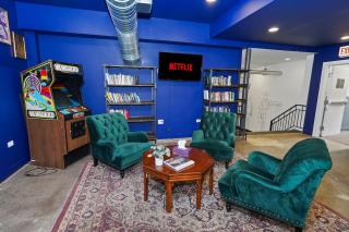 Modern 4BR Pilsen Retreat Near Illinois Medical District & Chicago Downtown - 9