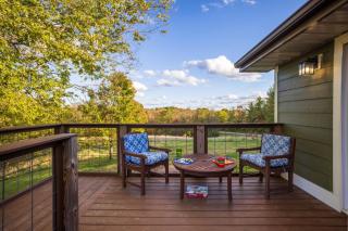 Minutes to Lake • New Cabin • Hot Tub - 8