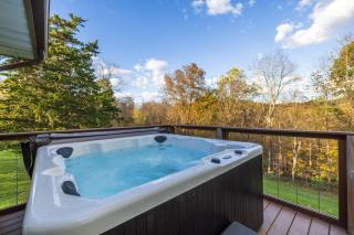 Minutes to Lake • New Cabin • Hot Tub - 6