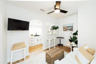 Little White House KeyWest Vibes|Mid term| 1bd - 0