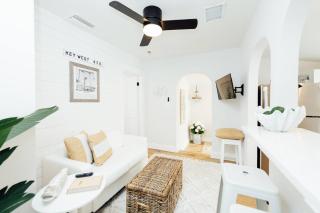 Little White House KeyWest Vibes|Mid term| 1bd - 9