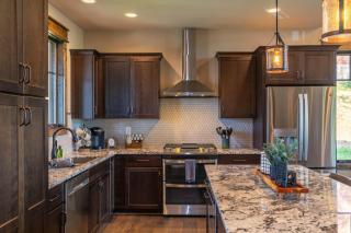 Gretta's Getaway at Eagles Nest - 2