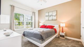 4BR Retreat in Champions Gate w/ Private Pool - 9