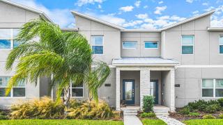 4BR Retreat in Champions Gate w/ Private Pool - 8