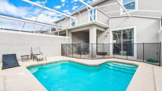4BR Retreat in Champions Gate w/ Private Pool - 3