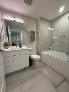 Waterfront penthouse 1 Bedroom with 6 appliances - 3