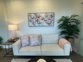 Downtown Spotless 2 Bed 2 Bath with 6 appliances - 6